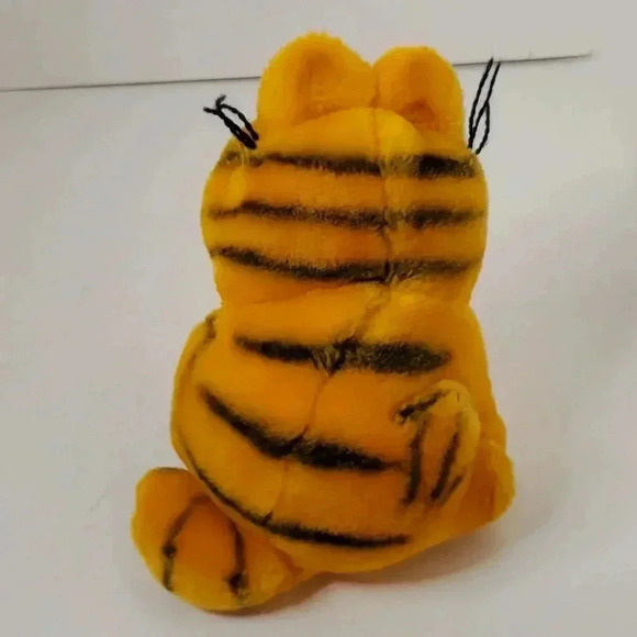 Vintage 1981 Garfield Sitting Stuffed Plush - Picture 4 of 10